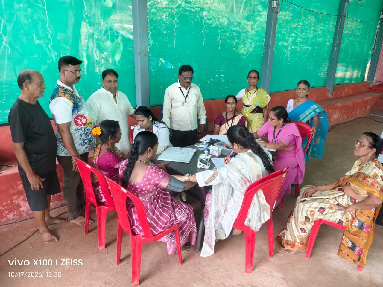 शिरवल खासकिलवाडीत संदीप चौकेकर मित्रमंडळाचा महिलांसाठी आरोग्य व स्वच्छता अभियानाचा उपक्रम!